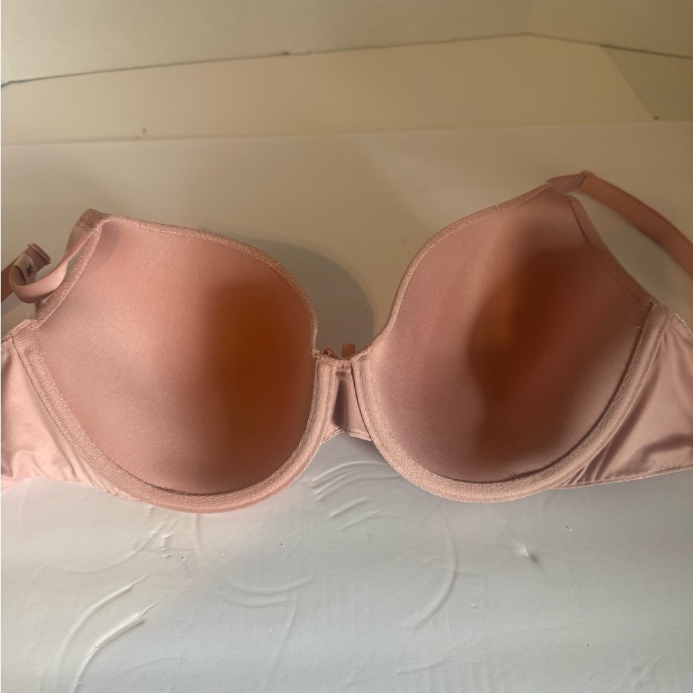 New with TAGS! Victoria's Secret Rosy Blush Shimmery T-Shirt Bra (New) - Picture 5 of 11